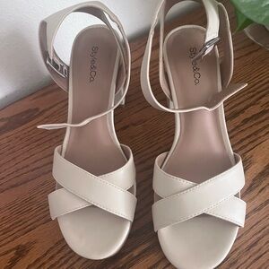 Style & Co. Women's Cream Sandals